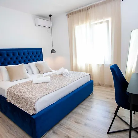 La Dolce Vita-trogir فيلة تروغير