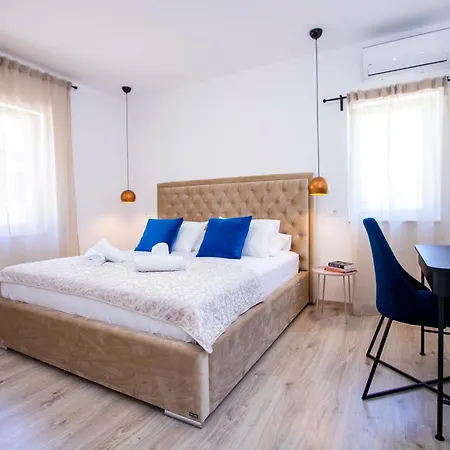 La Dolce Vita-trogir فيلة تروغير