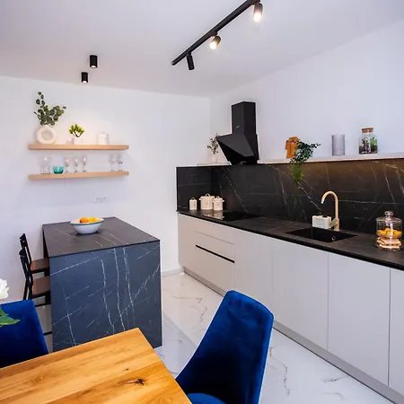 La Dolce Vita-trogir تروغير